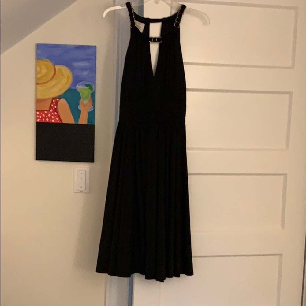 Black sleeveless evening dress